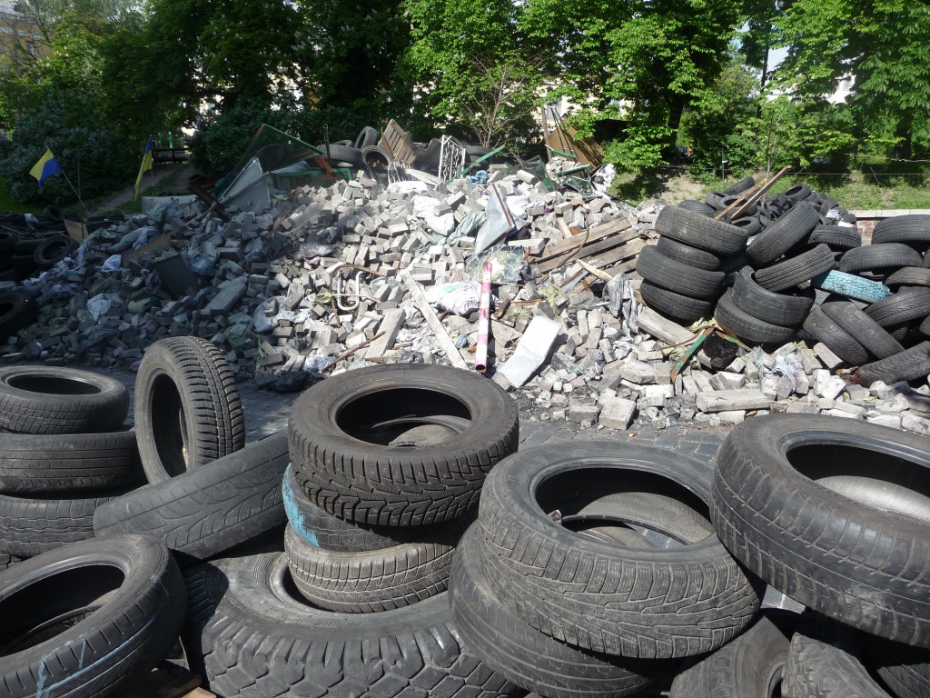 Blocks and tires: barricades that may, at need, block and burn again