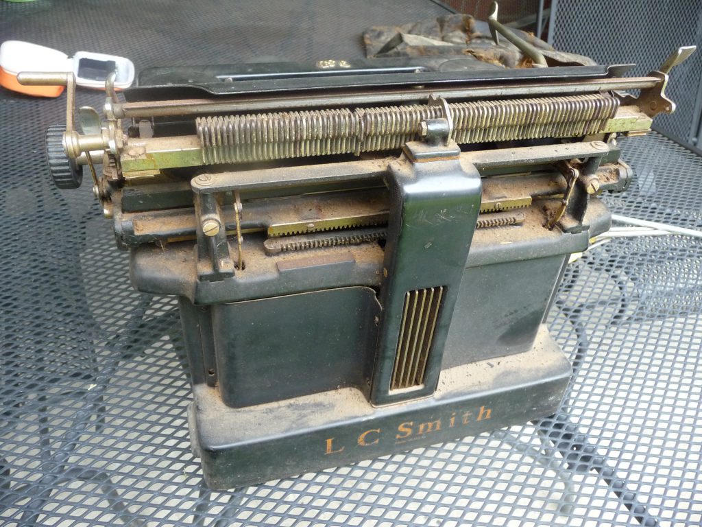 Here's a "before" shot of Aunt Ruth's typewriter, so you can see just how far it came in the restoration process.